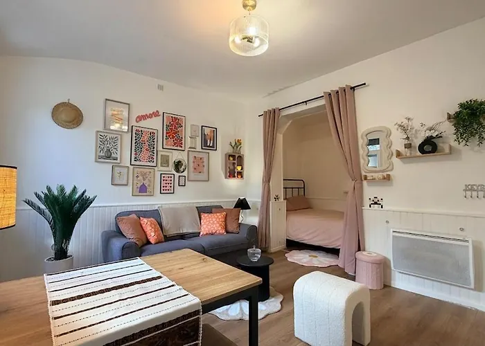 T2 Chartreuse Terrasse - Busca - Centre Apartment *