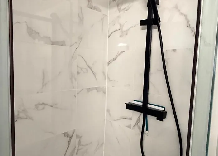 T2 Chartreuse Terrasse - Busca - Centre Apartment *